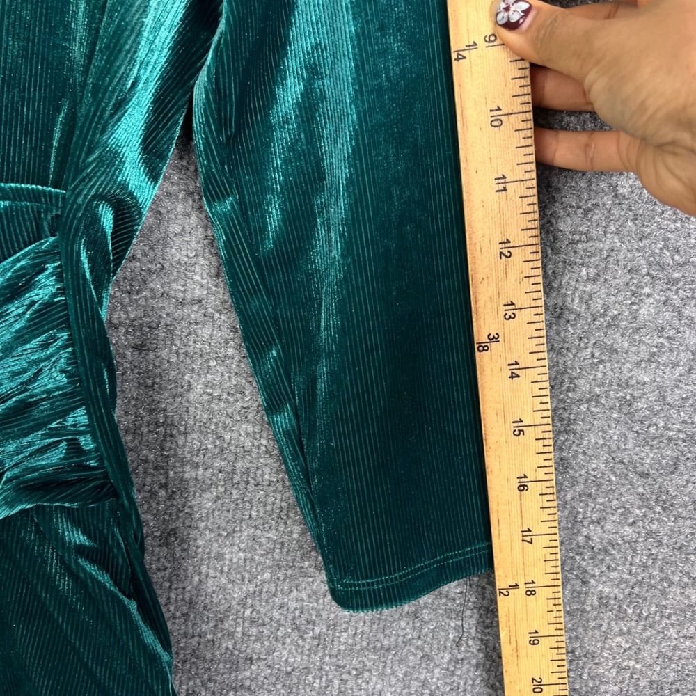 NEW Express Wrap Top Womens Medium Green NWT Ribbed Velvet 3/4 Sleeve - Picture 6 of 9